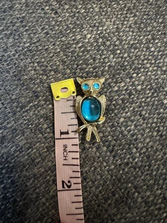 Vintage Gold-Tone Owl Brooch Blue Rhinestone Glass Retro Costume Jewelry Pin - Picture 4 of 5